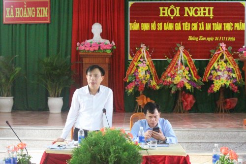 6. Đồng chí Lê Văn Phúc  TVHU - Phó Chủ tịch UBND huyện tiếp thu ý kiến tại hội nghị.jpg